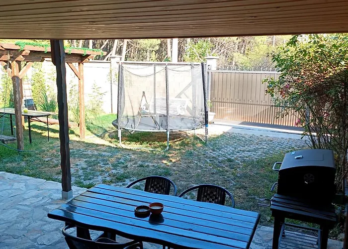 боровата къща بيت ضيافة فارنا