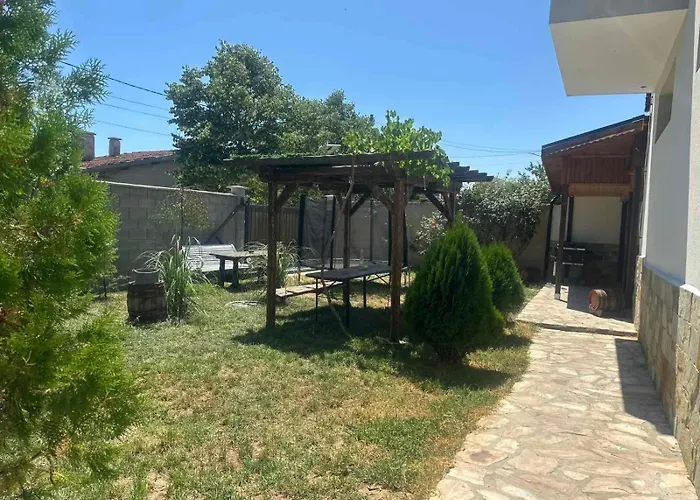 بيت ضيافة боровата къща